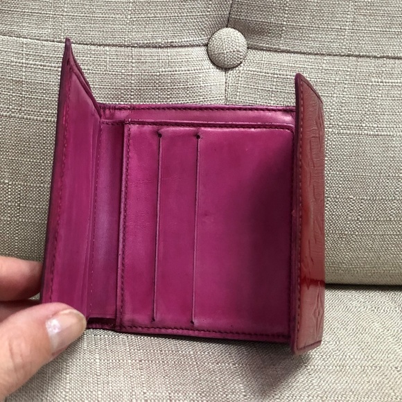Auth Louis Vuitton Red Vernis Elise Wallet - Picture 7 of 8